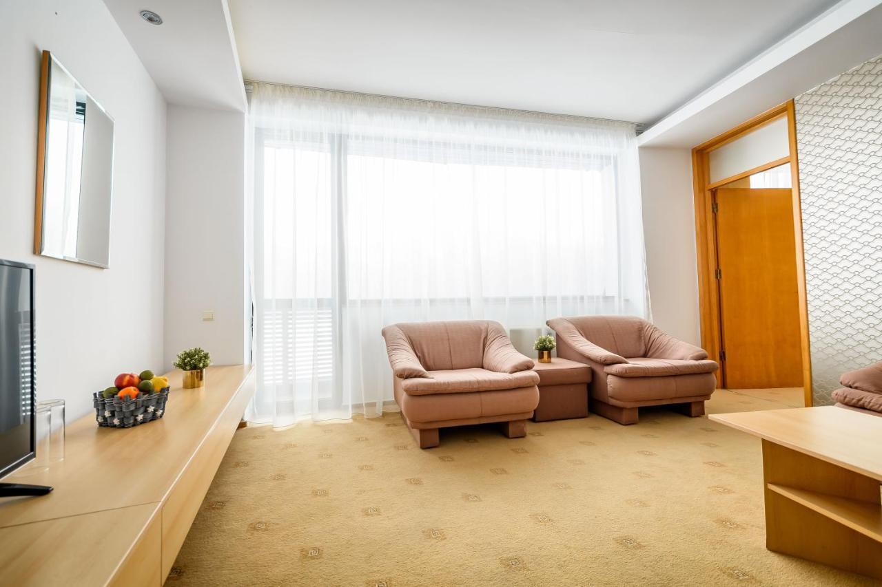 Hotel Andy Km 36 Βουκουρέστι Εξωτερικό φωτογραφία